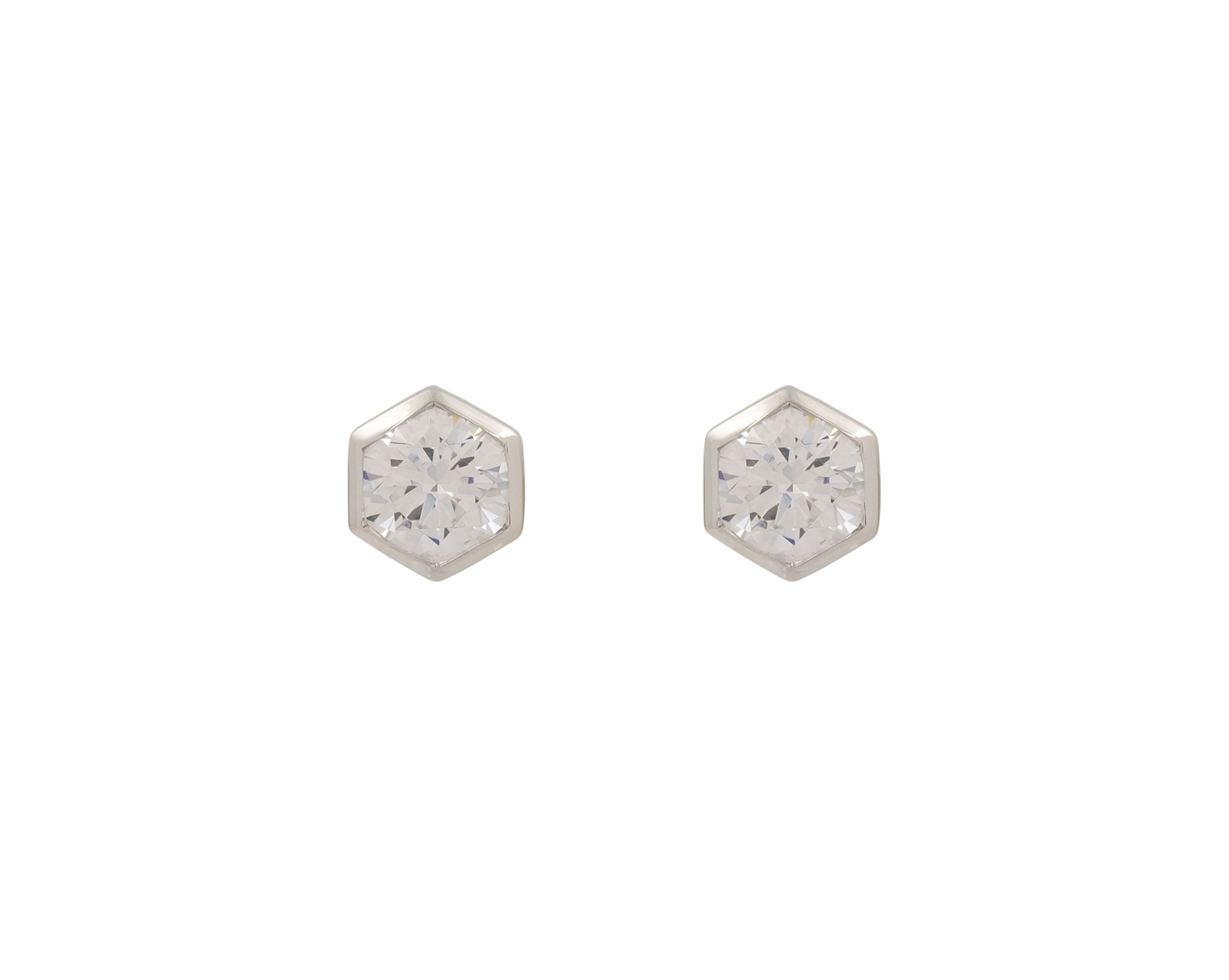 THE ROUNDED-EDGE BEZEL STUDS