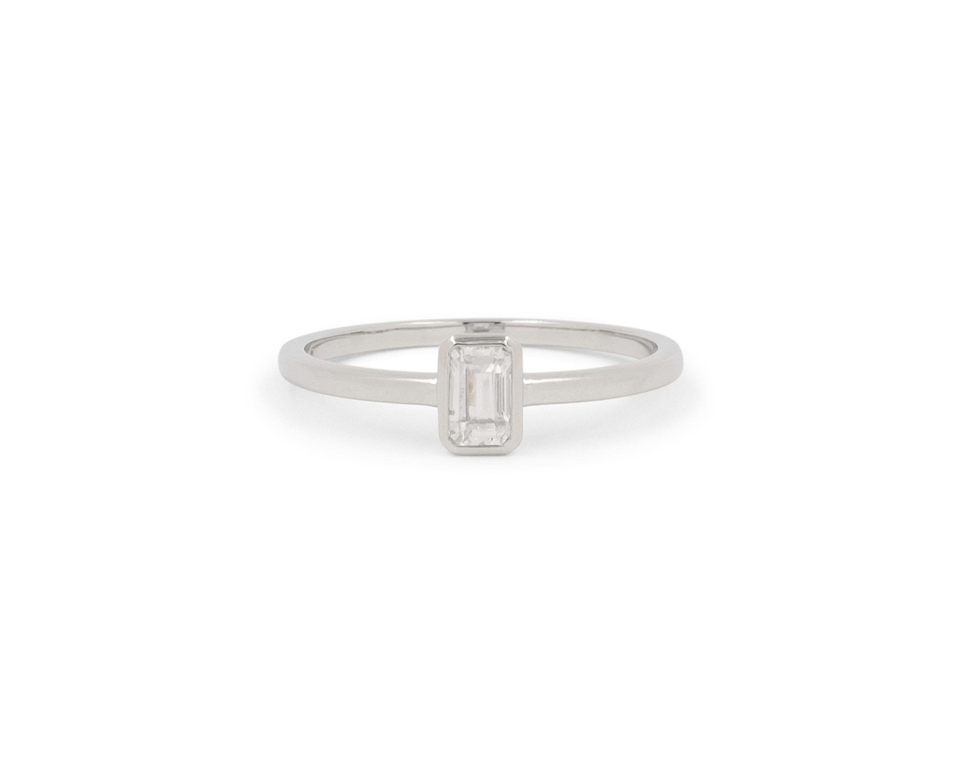 THE DAINTY EMERALD STACKER