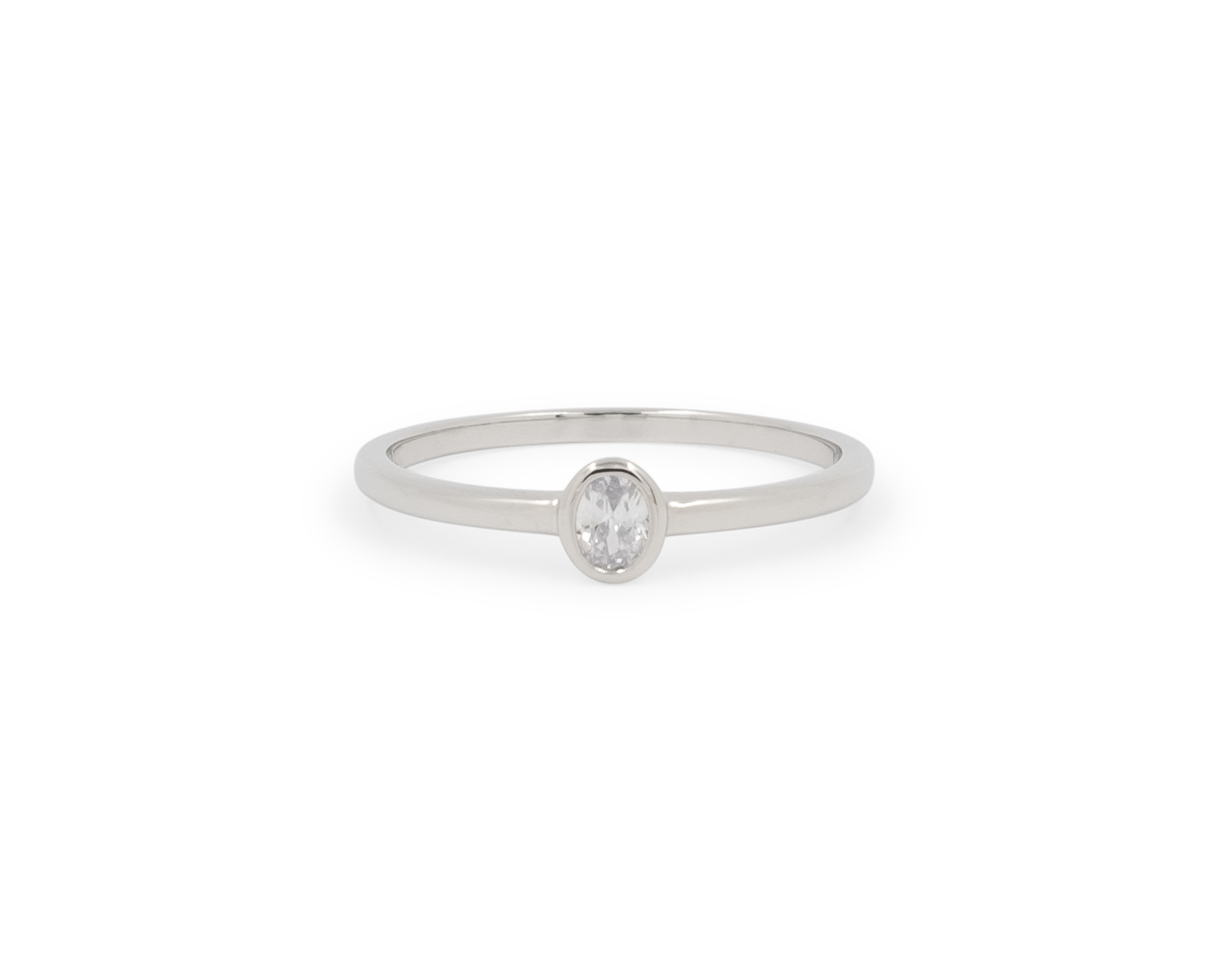 THE DAINTY OVAL STACKER
