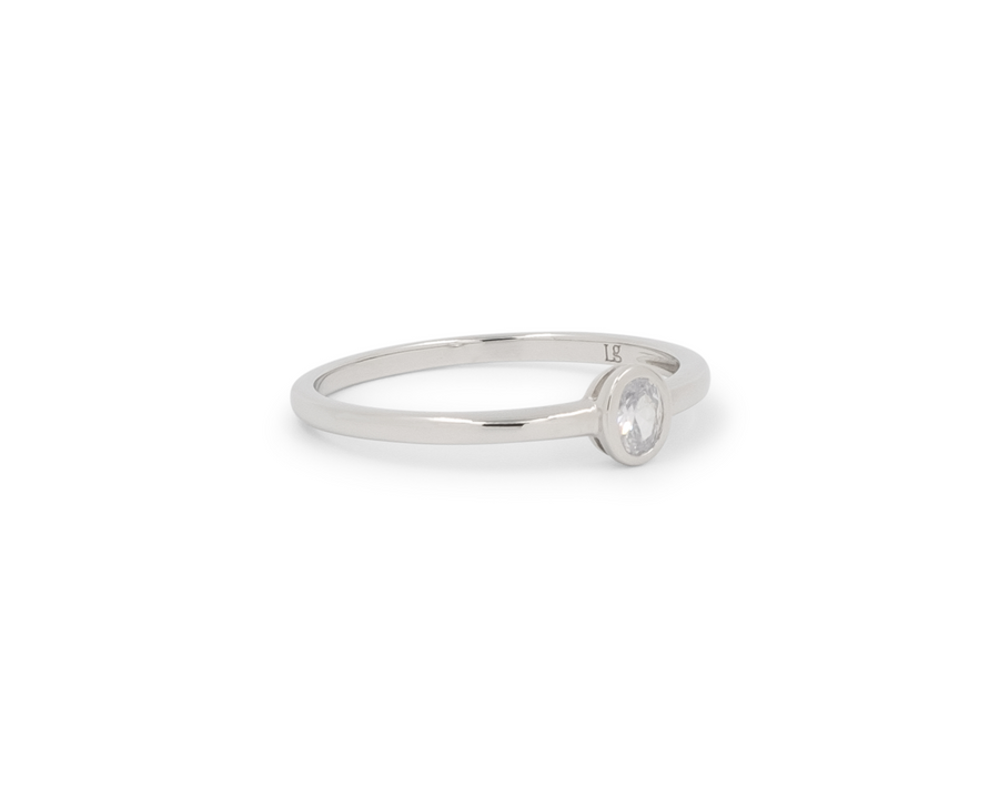 DAINTY OVAL STACKER