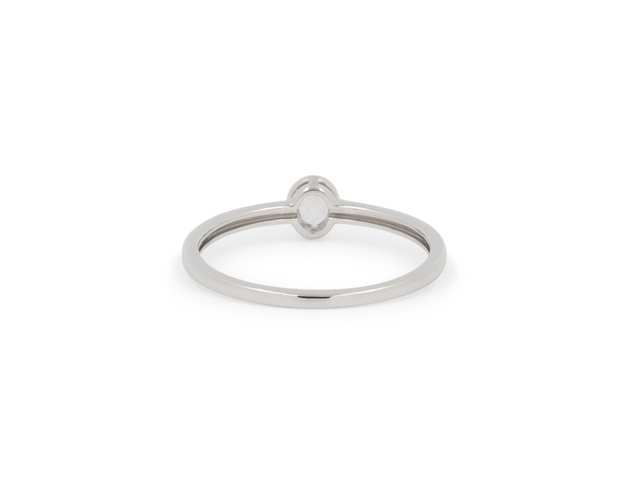 DAINTY OVAL STACKER