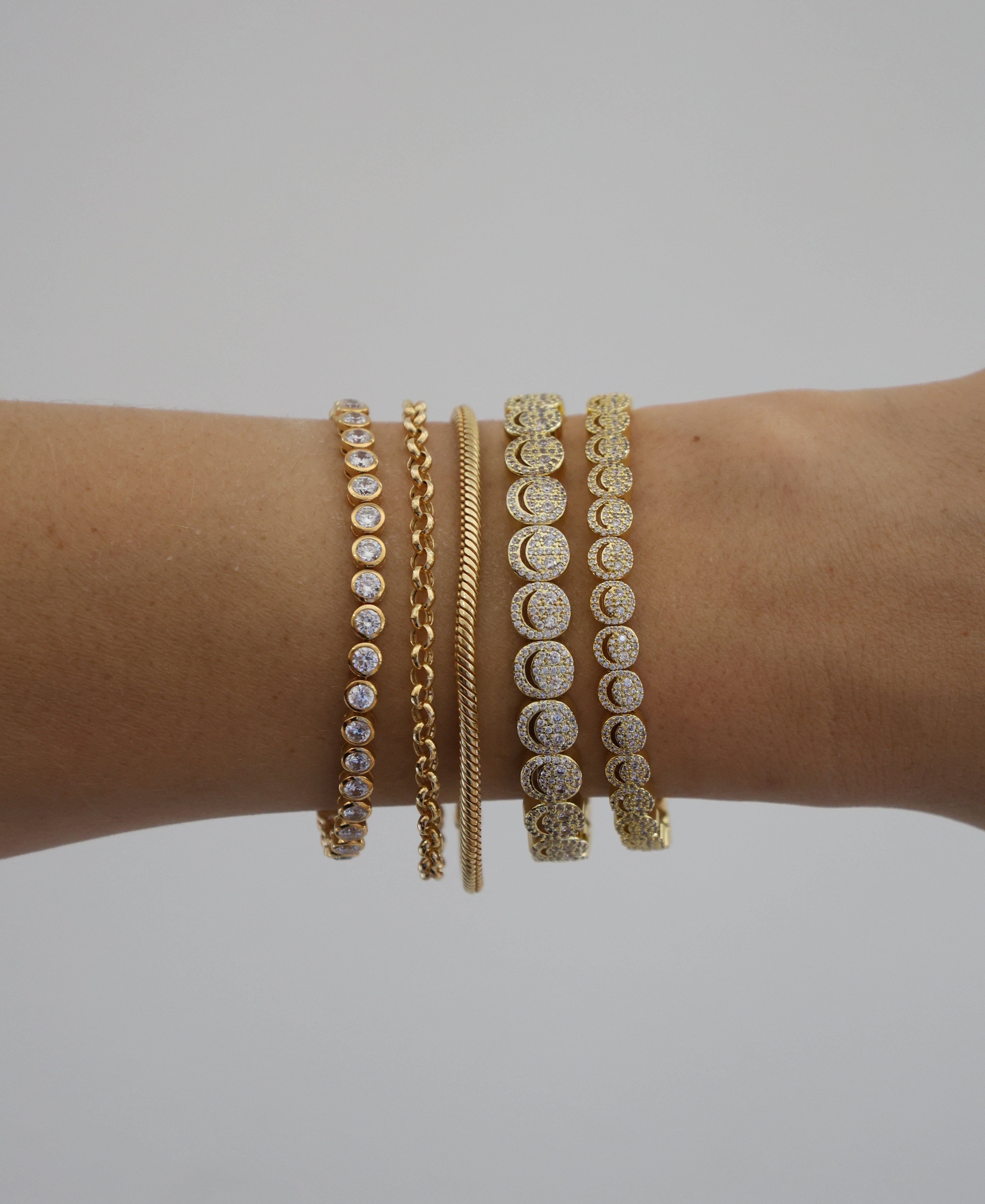 Lisa Gozlan Roots Smiley Face Bracelet Gold Mini Pavé for Women | Lisa Gozlan