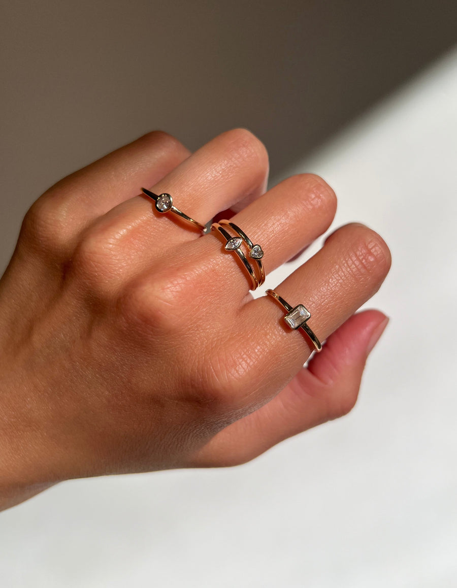 DAINTY OVAL STACKER