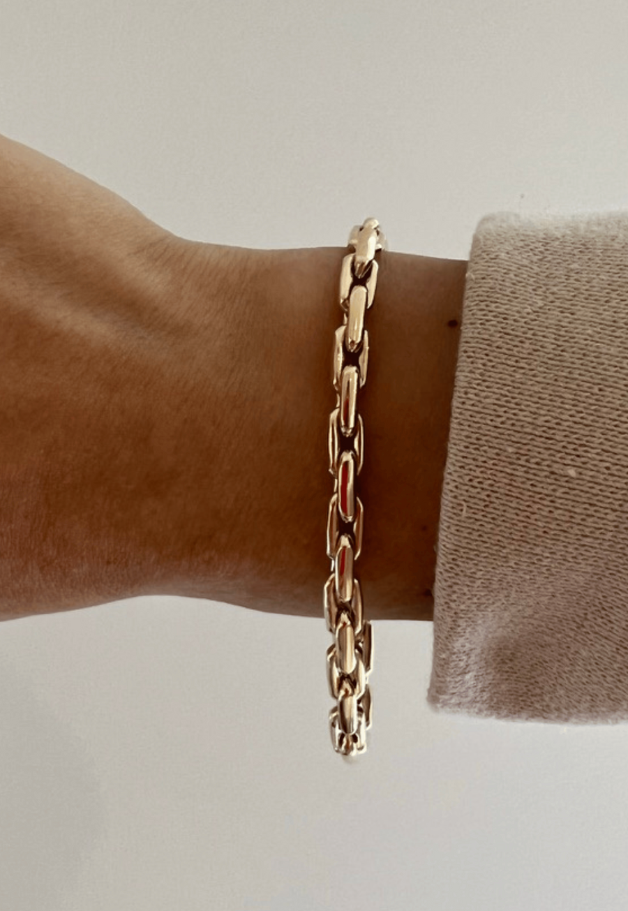 HOLLOW INDENTED PAPERCLIP BRACELET